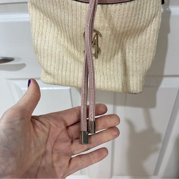 Steve Madden beige and rose color purse with adjustable aztec strap. - Picture 4 of 13